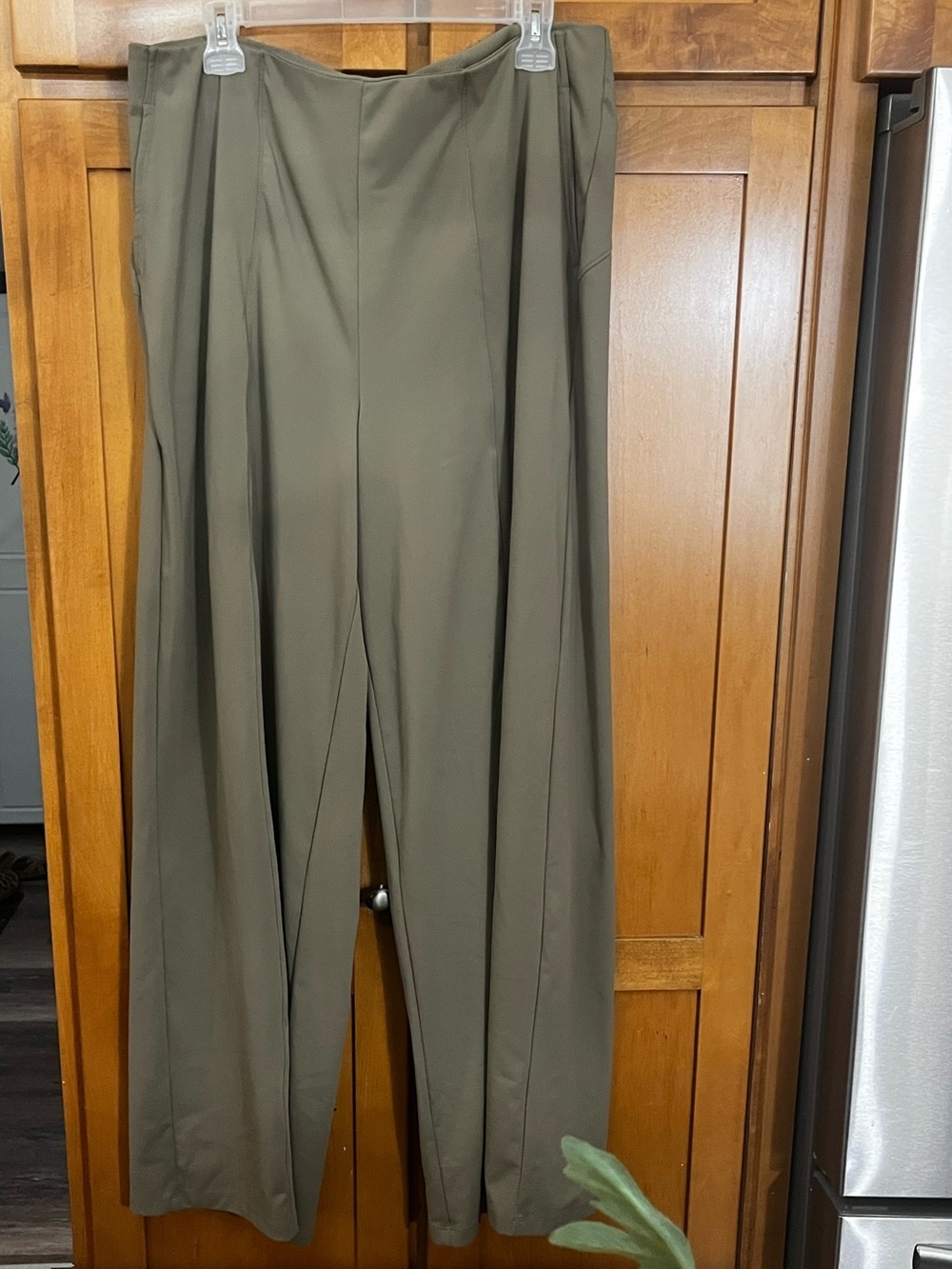Old Navy PowerSoft Olive Green Wide Leg Pintuck Trouser Pants Size XL